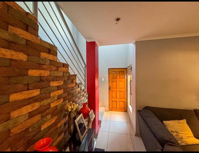 3 BEDROOM HOUSE FOR SALE IN MONDEOR